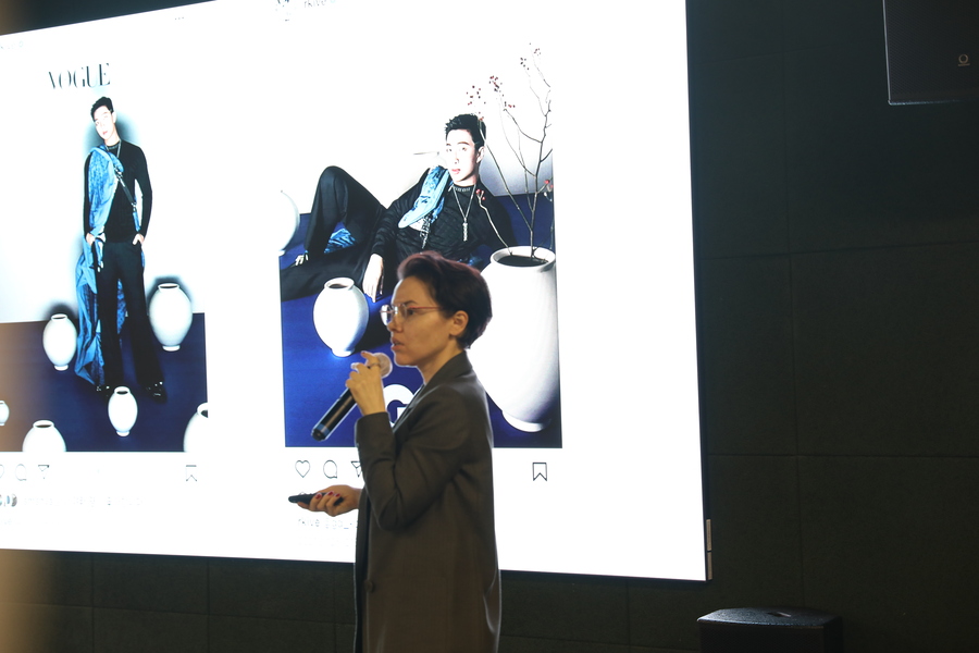 ▲Лектор Елена Анатольевна Хохлова