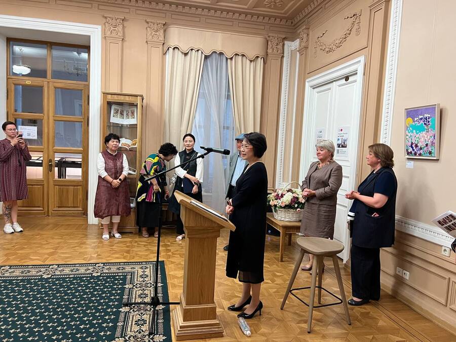 ▲ Поздравительная речь Ким Сон Мён, директора «Пушкинского дома»