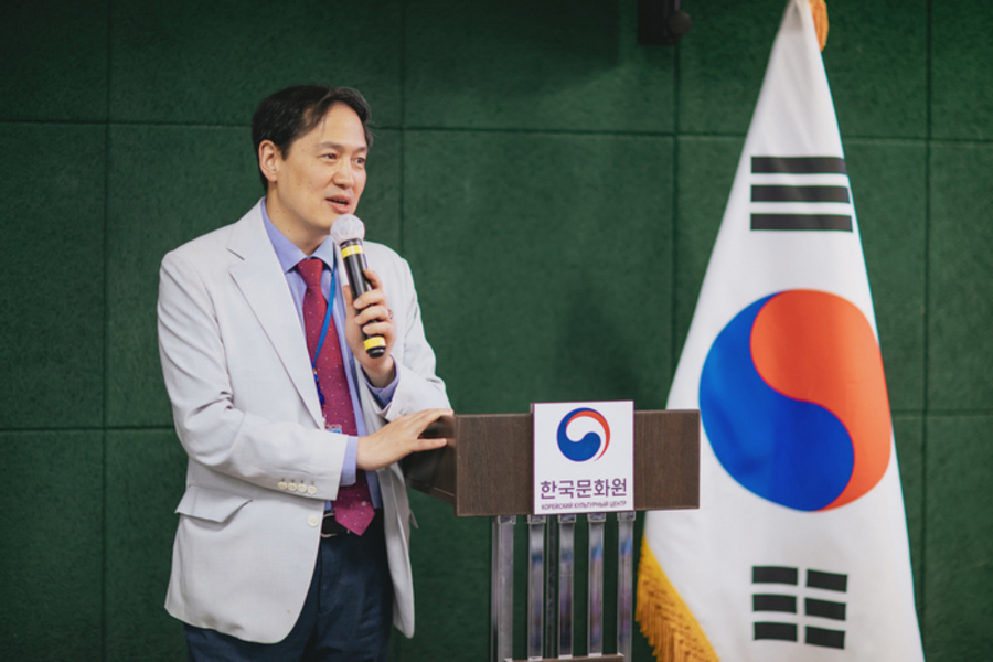 ▲ Приветственная речь Полномочного министра, советника, директора Корейского Культурного центра Пак Чжун Гона