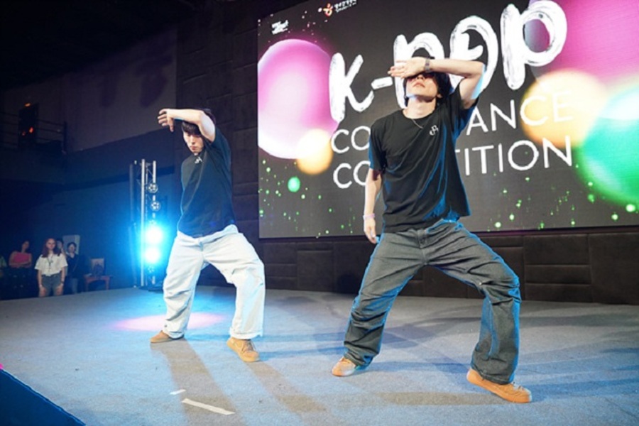  ▲축하공연 'PEACE MAKER'