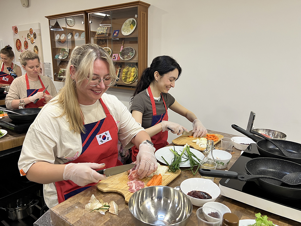 Процесс приготовления блюда чеюк сампаб