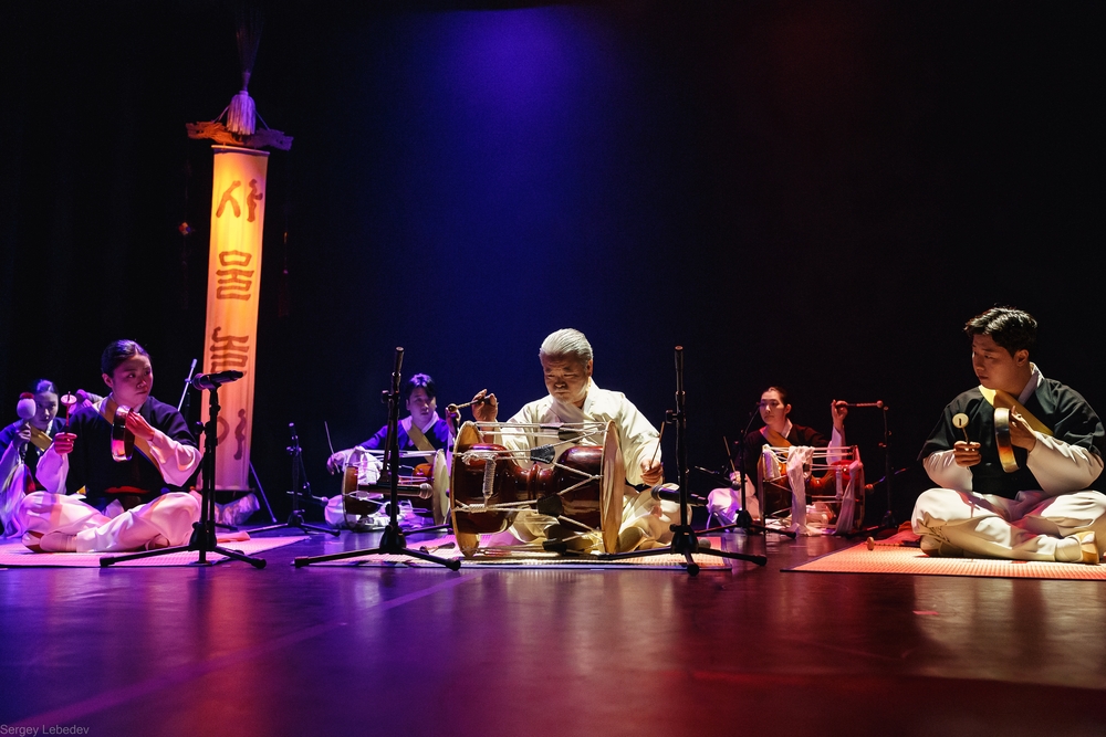 ▲ Выступление группы Ким Доксу (2)