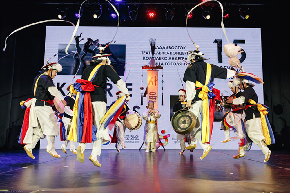 ​  ​  ▲ 김덕수패 사물놀이 공연