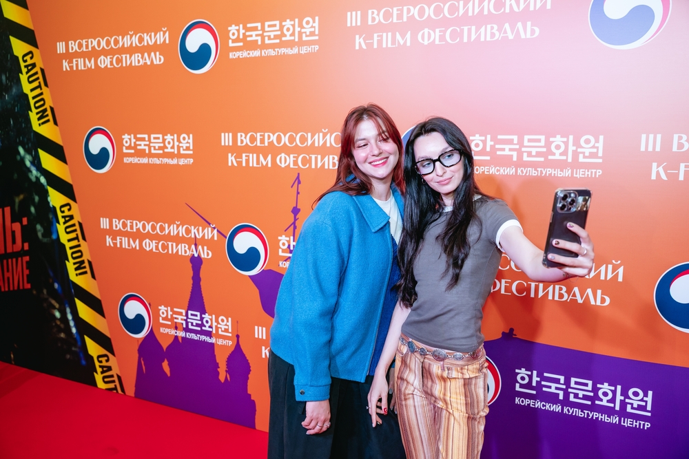 ▲ 행사장 2층 백월 사진(2)