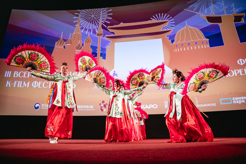 ▲ 부대공연(전통 부채춤)