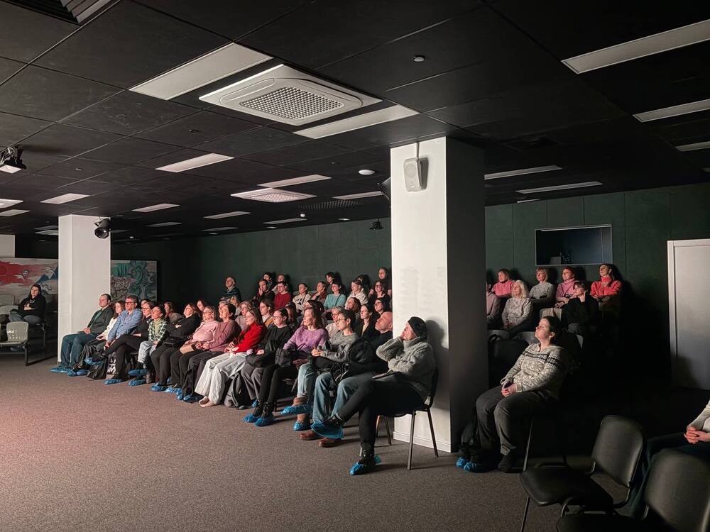 ​  ▲ Зрители во время просмотра фильма 1