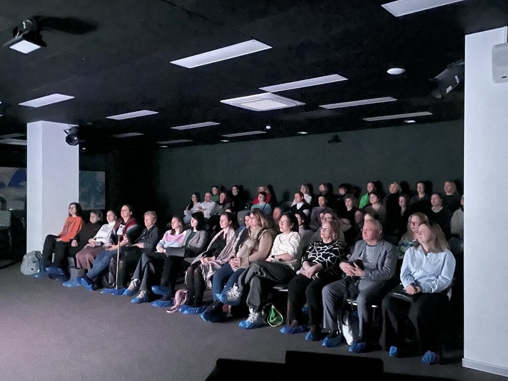 ▲ Зрители во время просмотра фильма 2