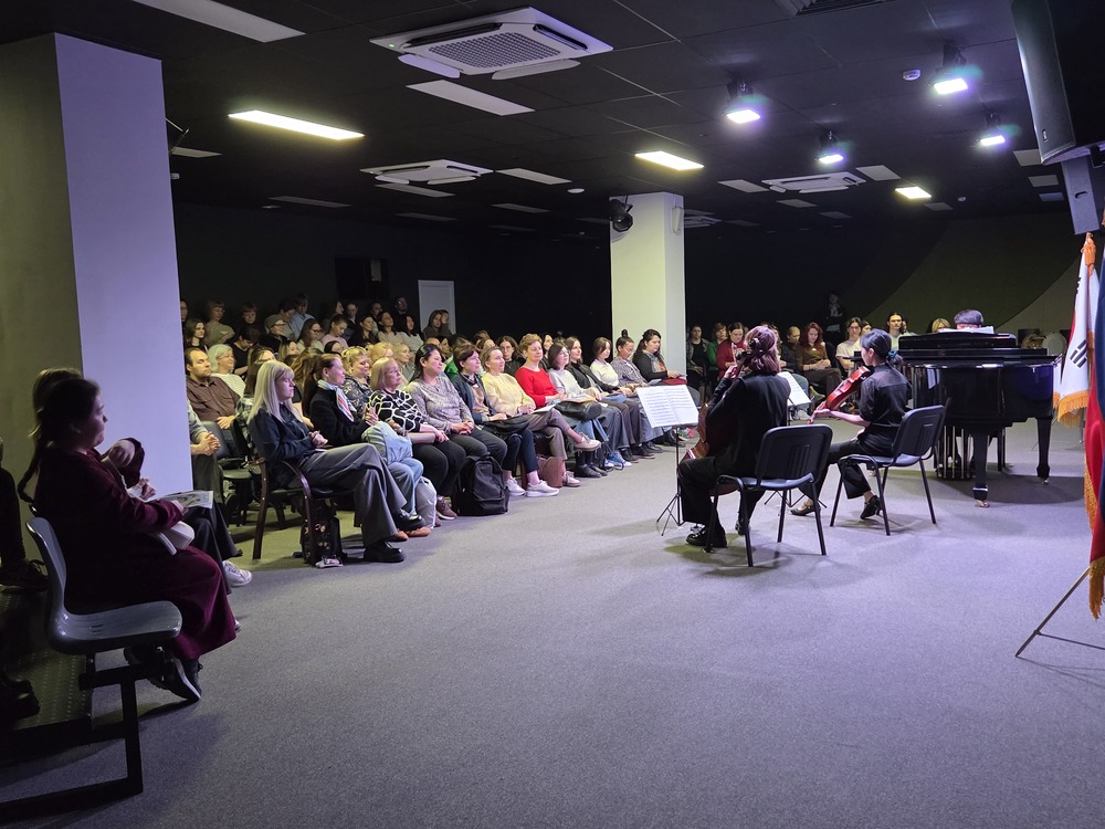 ▲ Посетители